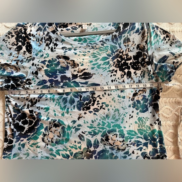 JM Collection Floral Print Textured Top - Light Blue Hues Women’s size XL - Picture 13 of 16